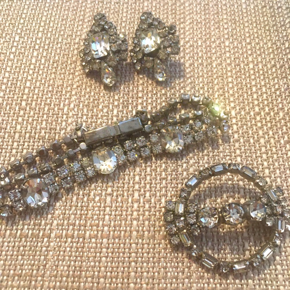 Lovely La Rel pin and other rhinestone jewelry